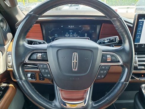 Used 2022 Lincoln Navigator Reserve image 17