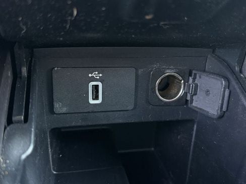 Used 2019 Ford Explorer XLT w/ Equipment Group 202A FWD image 20