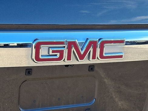 Used 2018 GMC Yukon Denali image 32