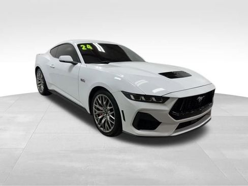 Used 2024 Ford Mustang GT Premium image 5