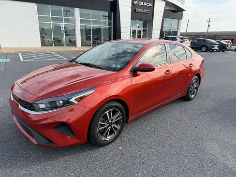 Used 2022 Kia Forte LXS image 7