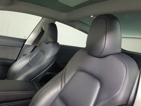 Used 2023 Tesla Model 3 Standard Range image 21