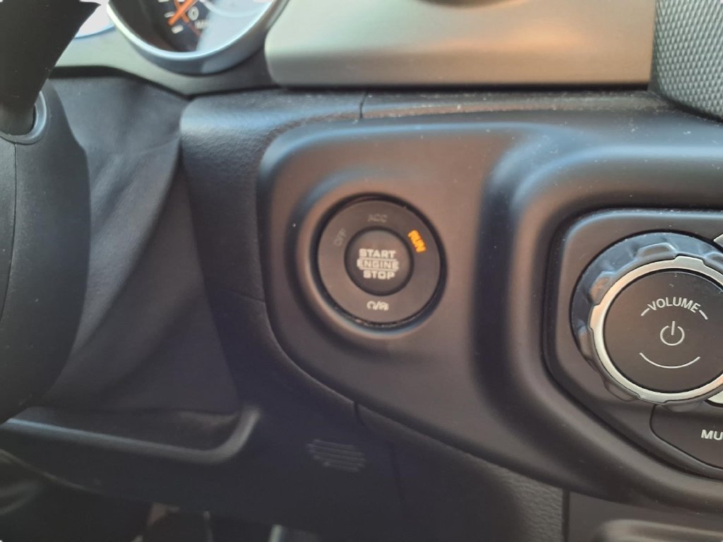 Used 2021 Jeep Gladiator Sport AWD/4WD image 13