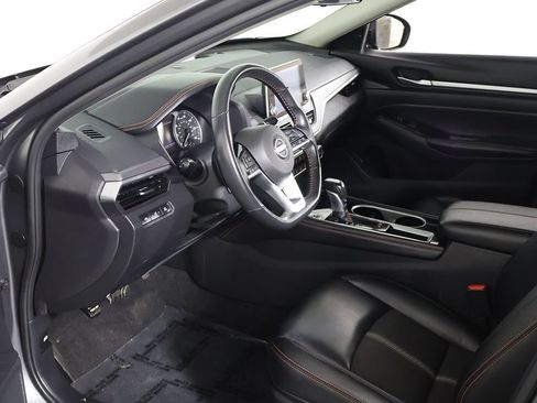 Used 2024 Nissan Altima 2.5 SR FWD image 18