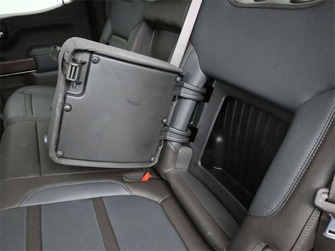 Used 2022 GMC Sierra 1500 Denali w/ Denali Premium Package image 19