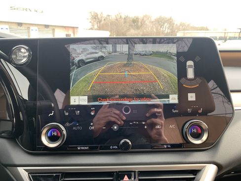 Used 2025 Lexus RX 350 Premium image 25