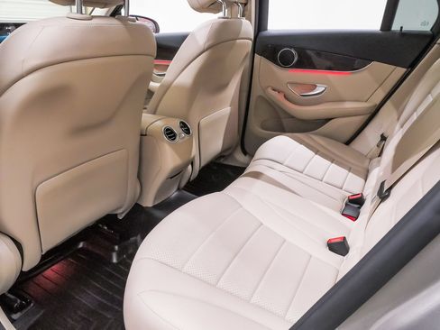 Used 2021 Mercedes-Benz GLC 300 image 11