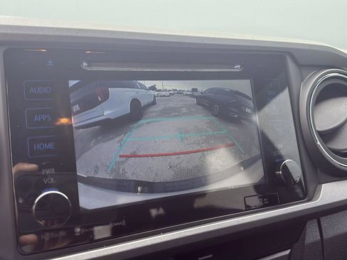 Used 2017 Toyota Tacoma TRD Sport w/ Tow Package image 15