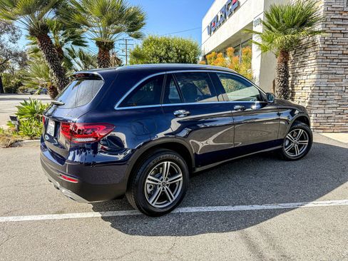 Used 2020 Mercedes-Benz GLC 300 4MATIC w/ Premium Package image 7