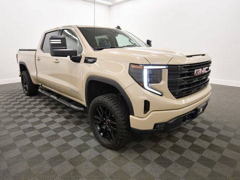 Used 2022 GMC Sierra 1500 Elevation w/ X31 Off-Road Package AWD/4WD image 10