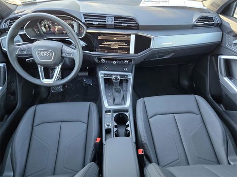 New 2025 Audi Q3 2.0T Premium image 12