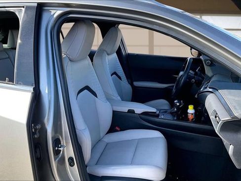 Used 2020 Lexus UX 200 w/ Premium Package image 7