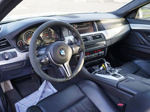 Used 2016 BMW M5 image 9