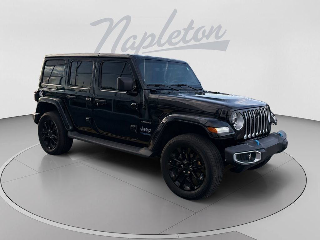 Used 2022 Jeep Wrangler Unlimited Sahara w/ Cold Weather Group AWD/4WD image 8