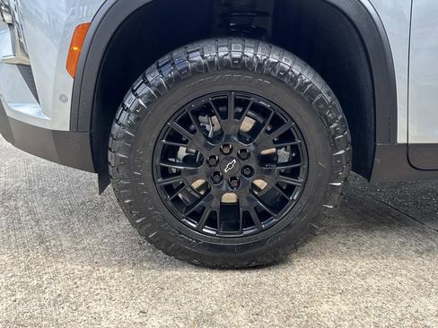 Used 2025 Chevrolet Traverse Z71 w/ Enhanced Driving Package image 4