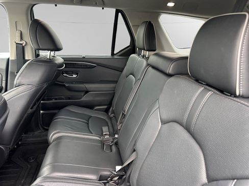 Certified 2025 Honda Pilot Elite image 12