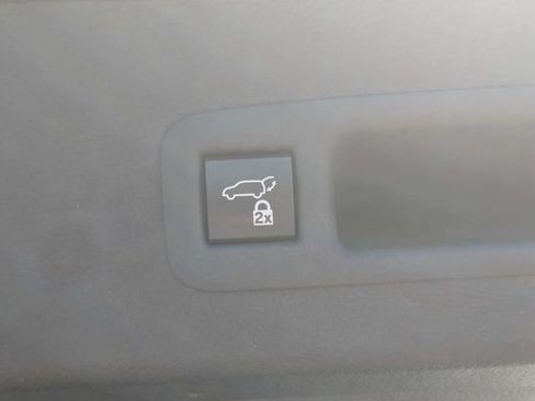 Used 2024 Toyota Sienna XLE FWD image 13