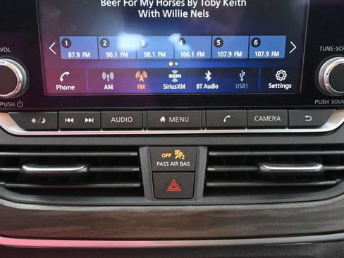 Used 2025 Nissan Altima 2.5 SV FWD image 20