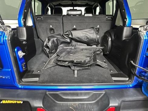 Used 2022 Jeep Wrangler Unlimited Rubicon 4xe w/ Cold Weather Group AWD/4WD image 27