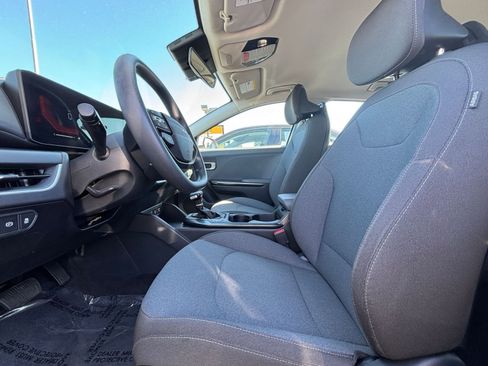 Used 2025 Kia K4 LXS image 25