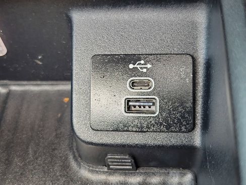 Used 2025 Ford Expedition Active RWD image 36
