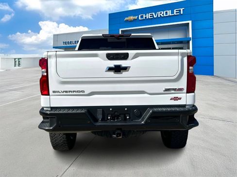 Used 2022 Chevrolet Silverado 1500 ZR2 w/ Technology Package image 6