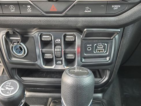 New 2026 Jeep Gladiator Sport image 15