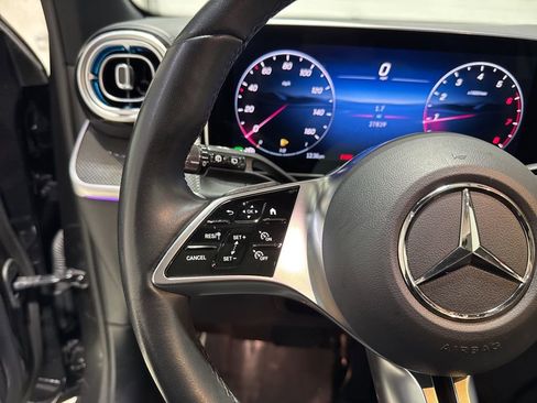 Used 2025 Mercedes-Benz GLC 300 4MATIC image 35