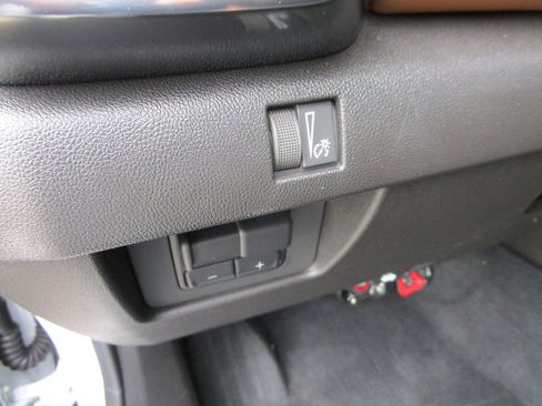 Used 2025 GMC Canyon AT4 w/ Technology Plus Package image 29