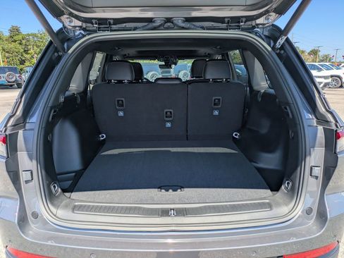 New 2025 Jeep Grand Cherokee Altitude image 31