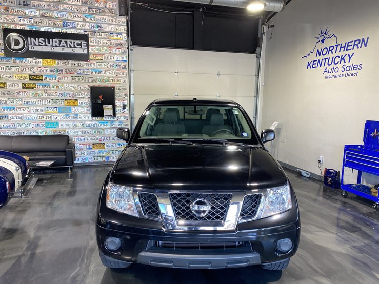 Used 2017 Nissan Frontier SV RWD image 2