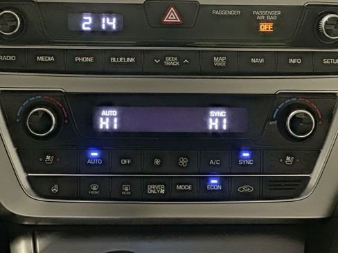 Used 2016 Hyundai Sonata Limited w/ Option Group 02 image 19