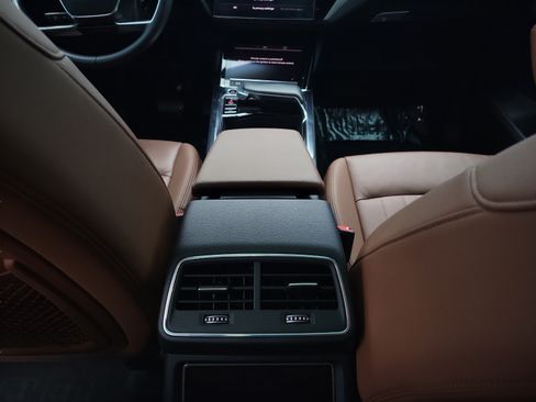Used 2022 Audi e-tron Premium AWD/4WD image 11
