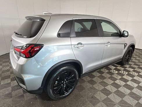 Used 2025 Mitsubishi Outlander Sport LE AWD/4WD image 2