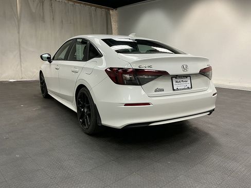 Used 2025 Honda Civic Sport image 3