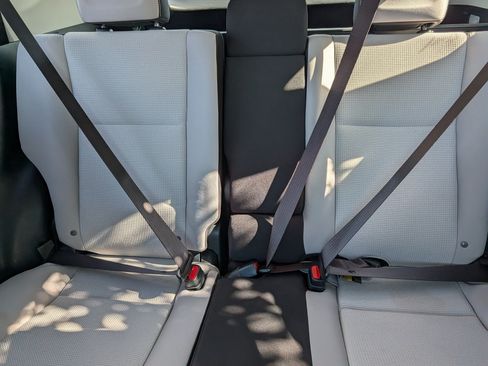 Used 2017 Toyota RAV4 XLE AWD/4WD image 13