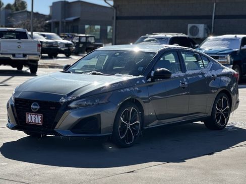 Used 2023 Nissan Altima 2.5 SR image 7