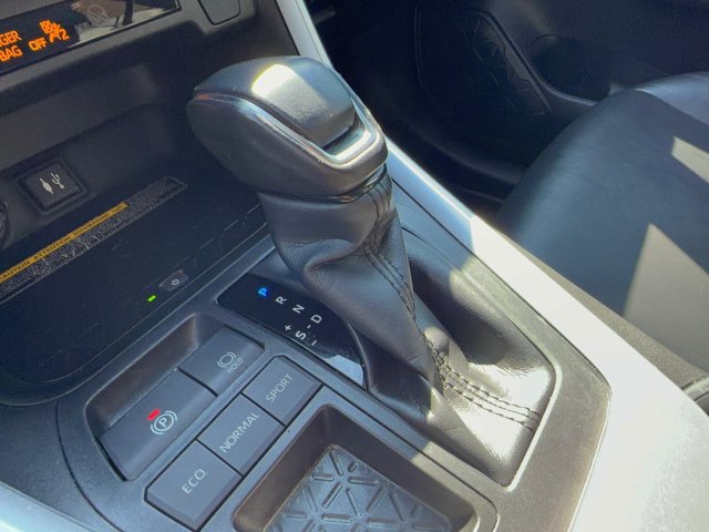 Used 2019 Toyota RAV4 XLE Premium w/ Advanced Technology Package FWD image 24