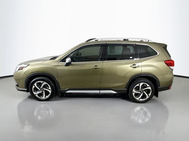 Used 2023 Subaru Forester Touring AWD/4WD image 4