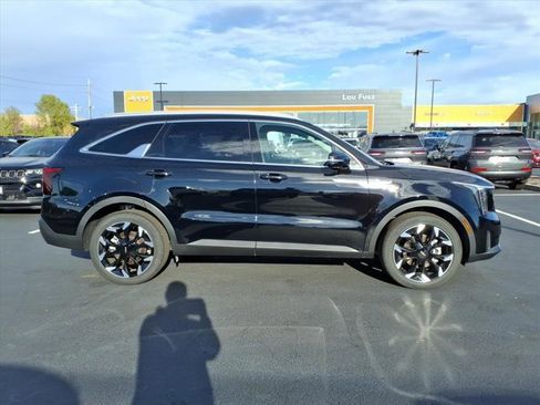 Used 2025 Kia Sorento EX w/ Panoramic Sunroof Package image 30