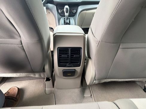 Used 2015 Ford C-MAX SE image 22