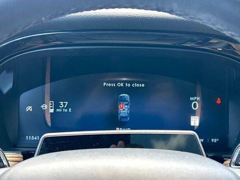 Used 2023 Lincoln Corsair Reserve w/ Equipment Group 202A AWD/4WD image 17