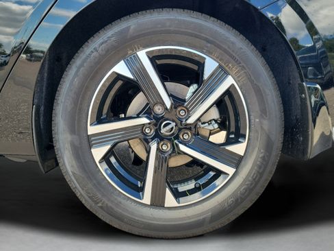 Used 2025 Nissan Sentra SV w/ All-Weather Package FWD image 8