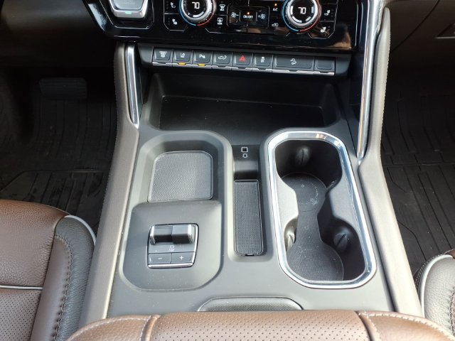 Used 2025 GMC Sierra 2500 Denali w/ Denali Reserve Package AWD/4WD image 25