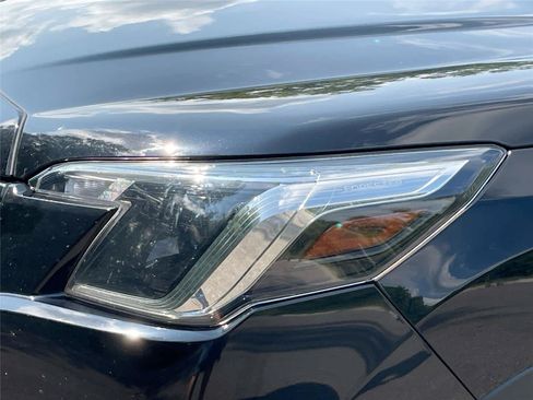 Used 2023 Subaru Forester Premium AWD/4WD image 9