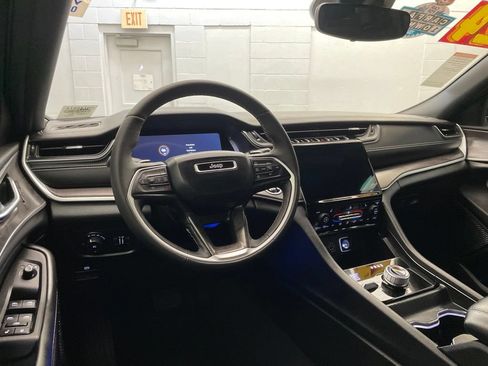 Certified 2024 Jeep Grand Cherokee L Limited AWD/4WD image 14