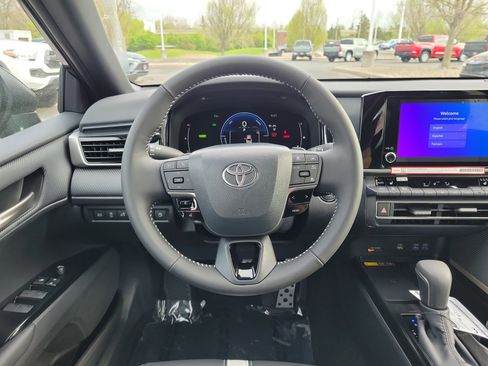 New 2026 Toyota Camry SE w/ Convenience Package FWD image 8