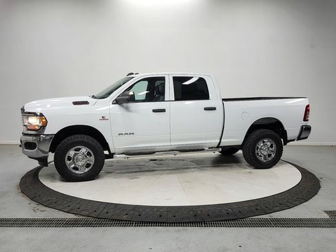 Used 2022 RAM 2500 Tradesman w/ Chrome Appearance Group AWD/4WD image 4