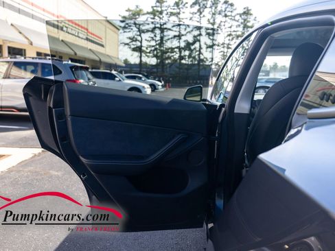 Used 2023 Tesla Model Y Long Range image 23