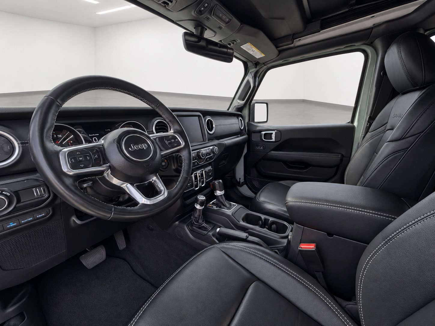 Used 2023 Jeep Wrangler Unlimited Sahara w/ Cold Weather Group AWD/4WD image 29